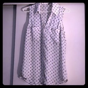 EUC express medium sleeveless portofino shirt